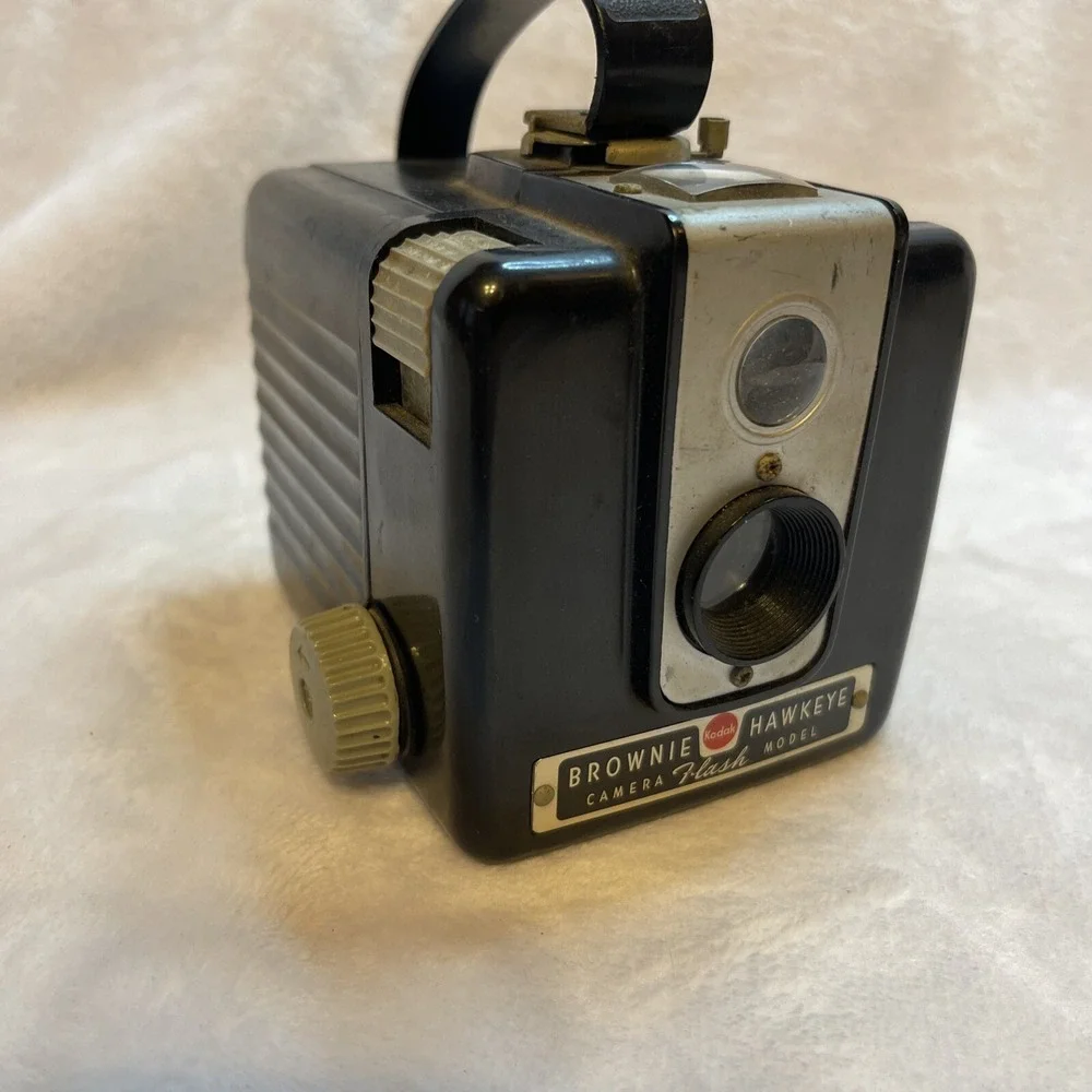 Vintage Kodak Brownie Hawkeye Flash Model Box Camera Black Bakelite 620 Film‎